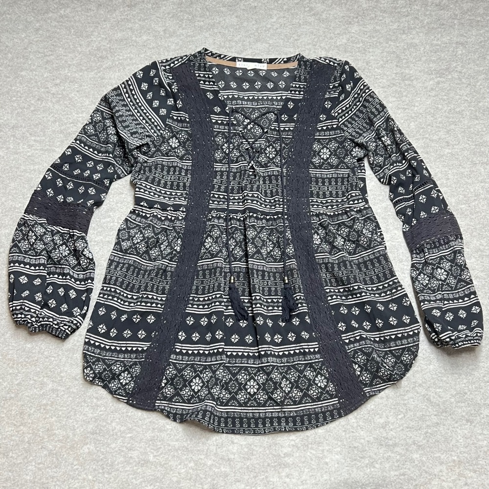 Hint of Mint Boho Lace Up Tribal Print Peasant Top Grey Small EUC Festival